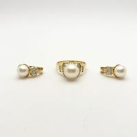 Completo orecchini anello oro 18KT diamanti perle.