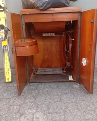 mobile tek antico con macchina cucire singer