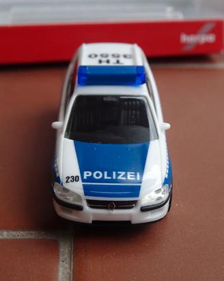 Opel Omega B Caravan 1:87 Polizei by Herpa!