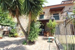 4 LOCALI A LAUREANA CILENTO