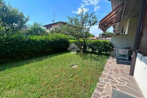 VILLA A SCHIERA A RONCADELLE