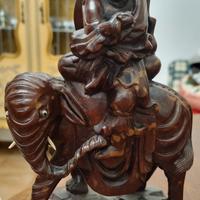 statuina in legno massiccio