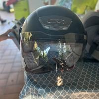Casco givi