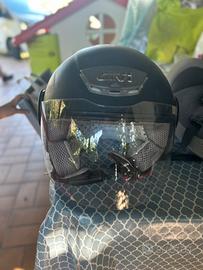 Casco givi