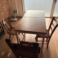 Stock tavoli e sedie bar riatorante