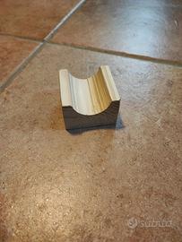 Dispositivo per sollevare i cavi audio