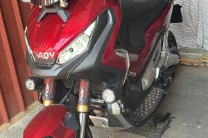 x-adv 750 perfettissime condizioni come nuovo
