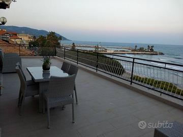 Q02 - Attico fronte mare con grande terrazzo