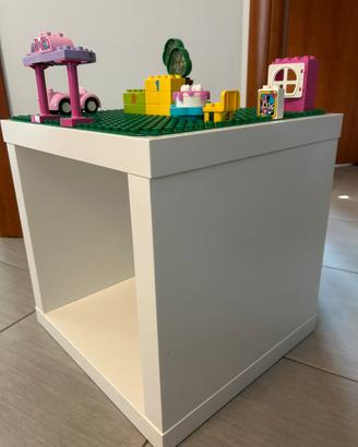 Kallax 42x41 bianco con base per Lego