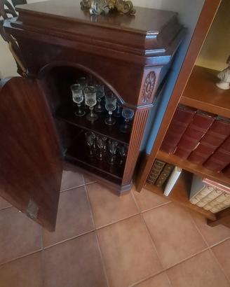 console con anta in noce