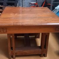 Tavolo in legno massello 
