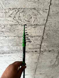 Canna da pesca per trote lago