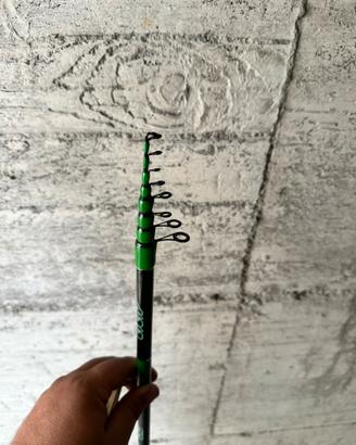 Canna da pesca per trote lago