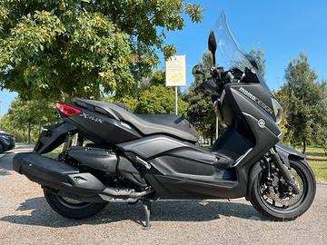 Xmax 400 ABS Momo Design Nero Opaco