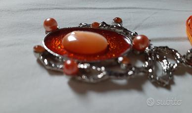 Collana arancione