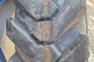 Gomme nuove per terna merlo escavatore ecc