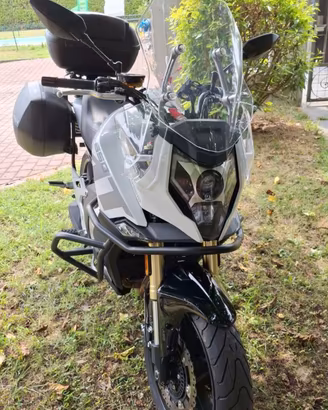 CF moto 650 MT