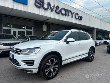 Volkswagen Touareg 3.0 V6 tdi/R line/ rline /TETTO