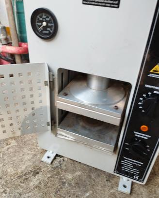 vulcanizzatore per gomma 