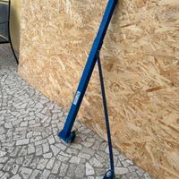 Asta a bandiera per montacarichi casalingo