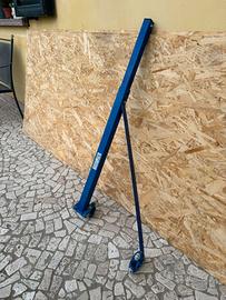 Asta a bandiera per montacarichi casalingo