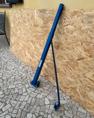 Asta a bandiera per montacarichi casalingo