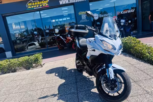 KAWASAKI Versys 650 TUTTO INCLUSO ANCHE PASSAGGI