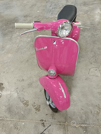 Vespa 50 L Rosa Shocking 110 pezzi prodotti