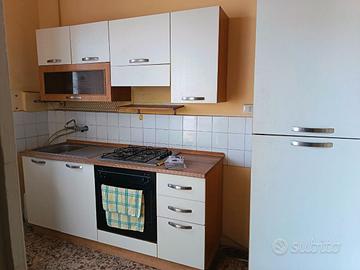 Cucina completa in buone condizioni