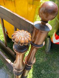 Letto singolo antico in legno