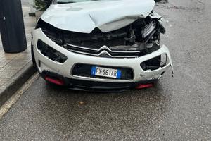 Citroen C4 cactus 1.5 incidentata