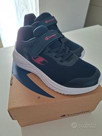 Scarpe ginnastica nuove