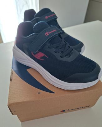 Scarpe ginnastica nuove