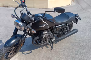 moto guzzi v7 stone