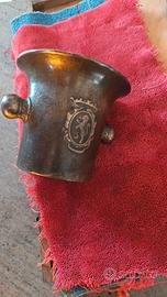 mortaio in bronzo vintage