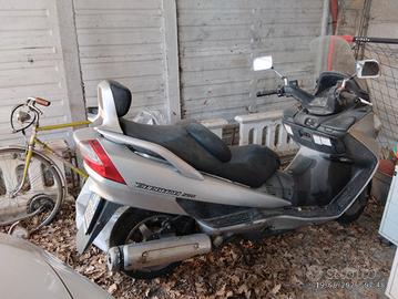 Suzuki Burgman 250