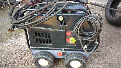Idropulitrice a caldo Comet 11/130 bar 220 volt