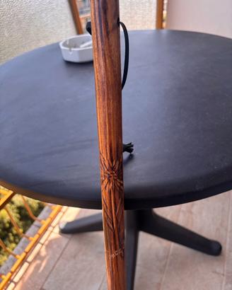 Bastone da passeggio in legno scolpito Monginevr.