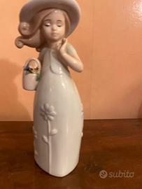 Statuetta Morena ragazza con cappello
