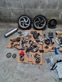 pezzi per moto e scooter vari
