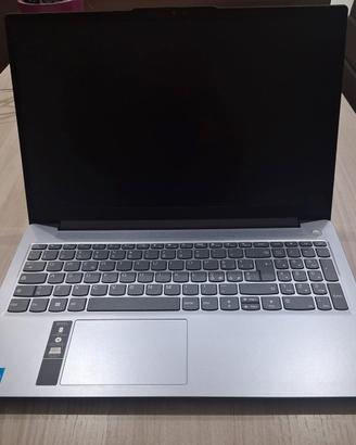 Lenovo IdeaPad Slim 3 Notebook 15" FHD 8GB RAM