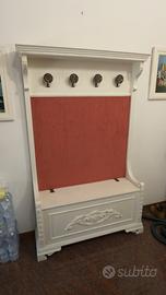 Appendiabiti da ingresso con cassapanca