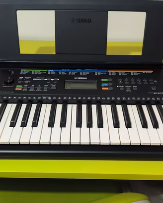 Tastiera digitale Yamaha psr E253