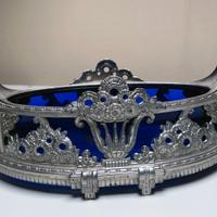 Centrotavola in stile neoclassico in peltro