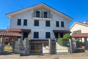 Villa di 178 m² con più di 5 locali e box auto dop