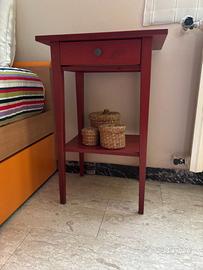Comodino Ikea Hemnes