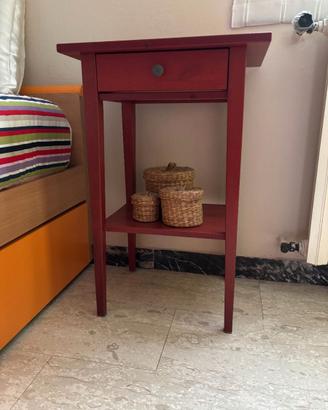 Comodino Ikea Hemnes