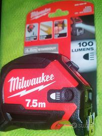 Milwaukee metro magnetico con torcia no Hilti