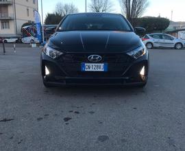 Hyundai i20 nero metallizzato