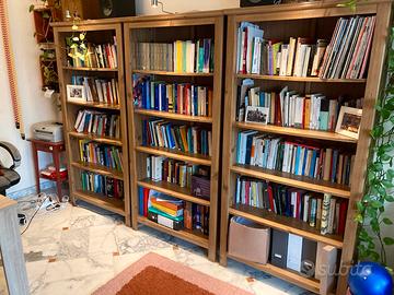 3 librerie Ikea con faretti